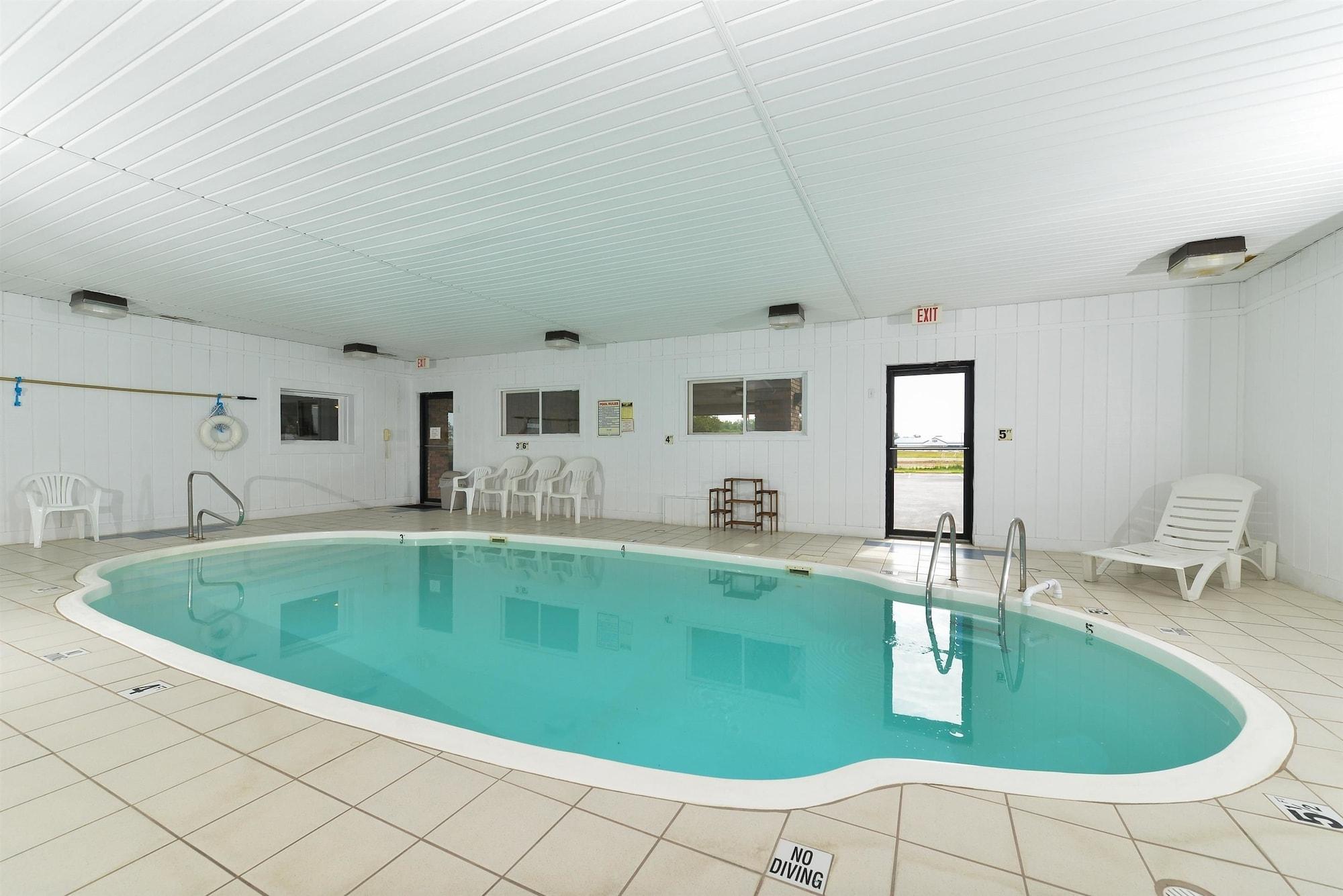 Hotel Ramada By Wyndham Effingham Extérieur photo