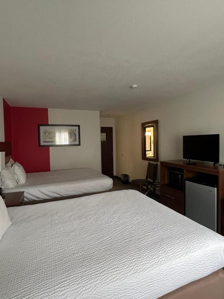 Hotel Ramada By Wyndham Effingham Extérieur photo