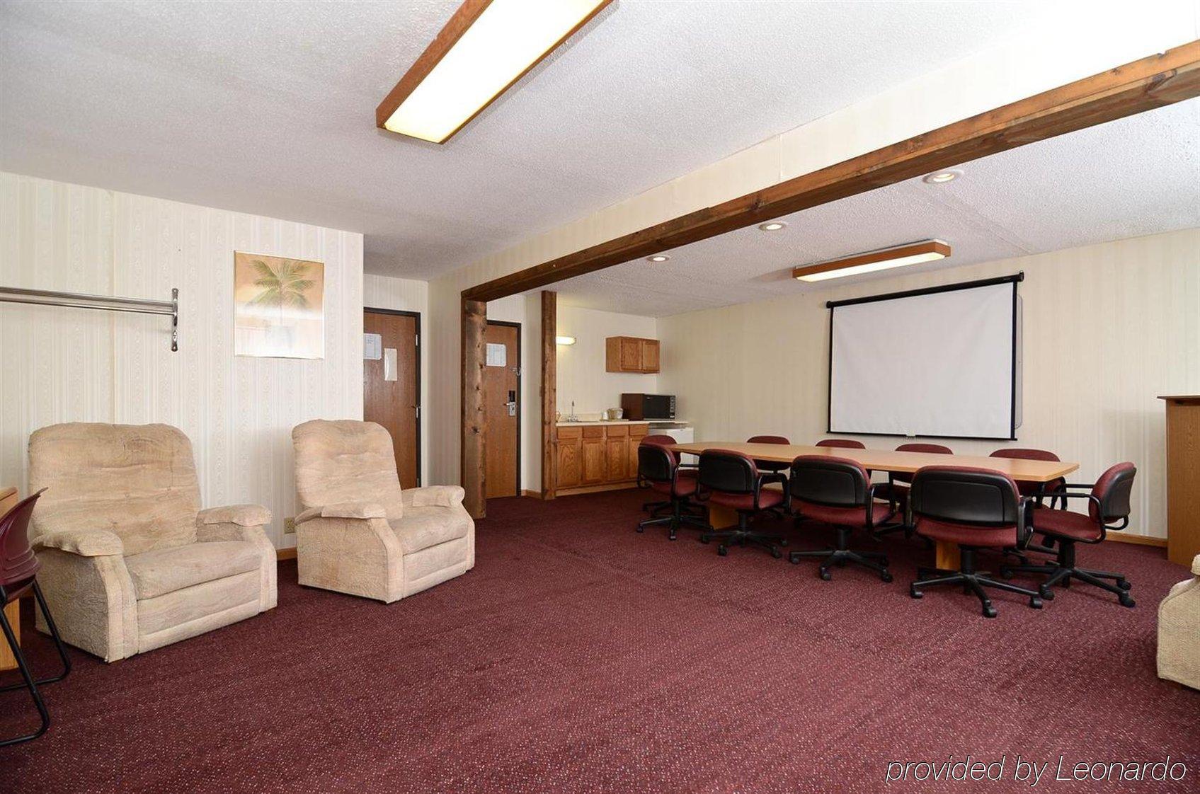 Hotel Ramada By Wyndham Effingham Business photo